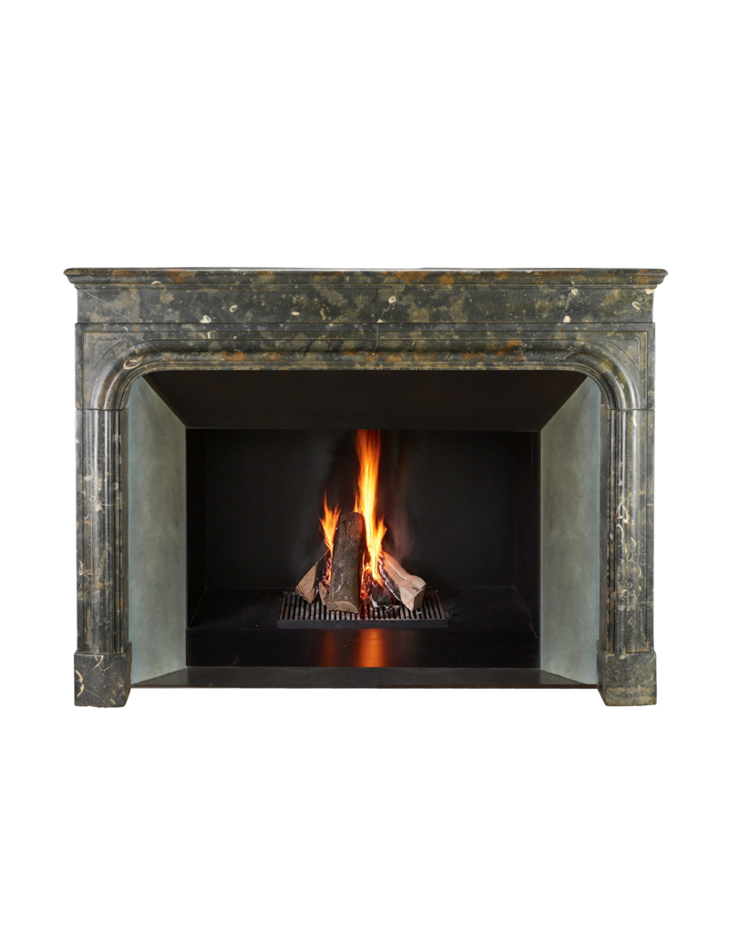 Maison Leon Van den Bogaert Strandschouw met Schelpenfossielen – Louis XIII haard In Nolay Hard Steen (Bourgogne) – 175 cm Breed