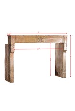 Maison Leon Van den Bogaert Cheminée en pierre calcaire de Corton, signée H. Duplain en 1857 – Époque Second Empire, pour la famille viticole Besancenot (fondée en 1850), à Beaune