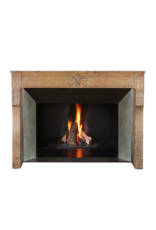 Maison Leon Van den Bogaert Cheminée en pierre calcaire de Corton, signée H. Duplain en 1857 – Époque Second Empire, pour la famille viticole Besancenot (fondée en 1850), à Beaune