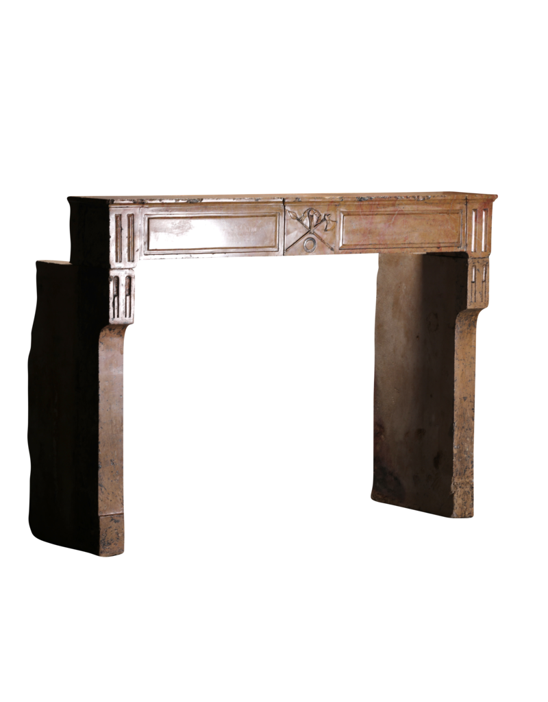 Maison Leon Van den Bogaert Cheminée en pierre calcaire de Corton, signée H. Duplain en 1857 – Époque Second Empire, pour la famille viticole Besancenot (fondée en 1850), à Beaune