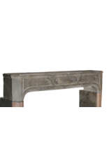 Maison Leon Van den Bogaert 18e-Eeuwse Franse Louis Rustieke Bicolor Hardstenen Schouw Met Uitzonderlijke Patina