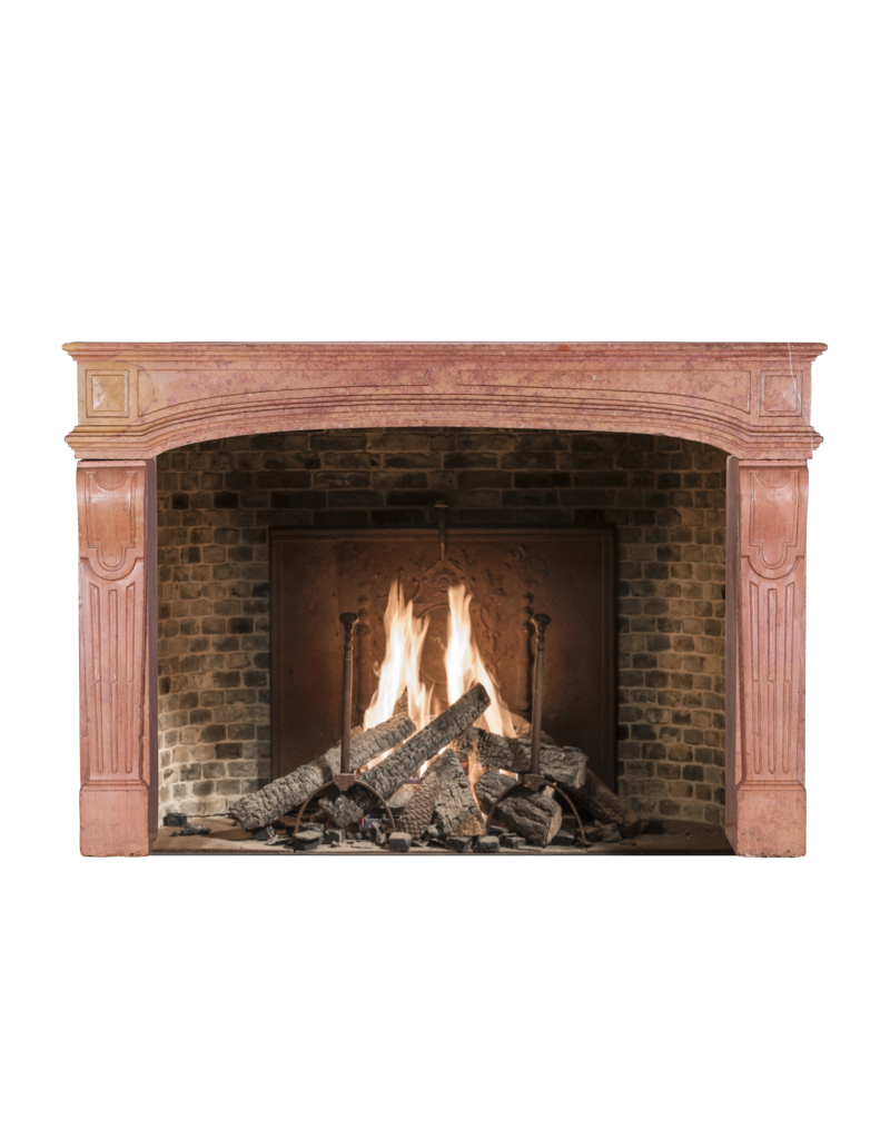Maison Leon Van den Bogaert Antiker Kaminumrahmung 18. Jh., aus Rose de Bourgogne Hartstein — Glatte Oberfläche, Schöne Altersspuren, Seltene Maße