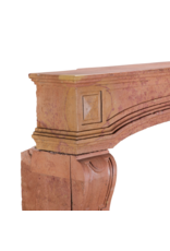Maison Leon Van den Bogaert Antiker Kaminumrahmung 18. Jh., aus Rose de Bourgogne Hartstein — Glatte Oberfläche, Schöne Altersspuren, Seltene Maße