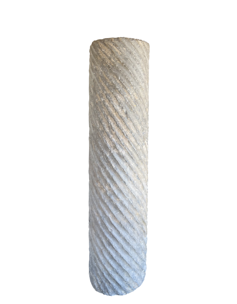 Antike Römische Säule - Grau Geädertem Marmor - 1.–2. Jahrhundert – Spiralförmig Geriffelte Architektonische Antiquität - Brutalistischem Finish