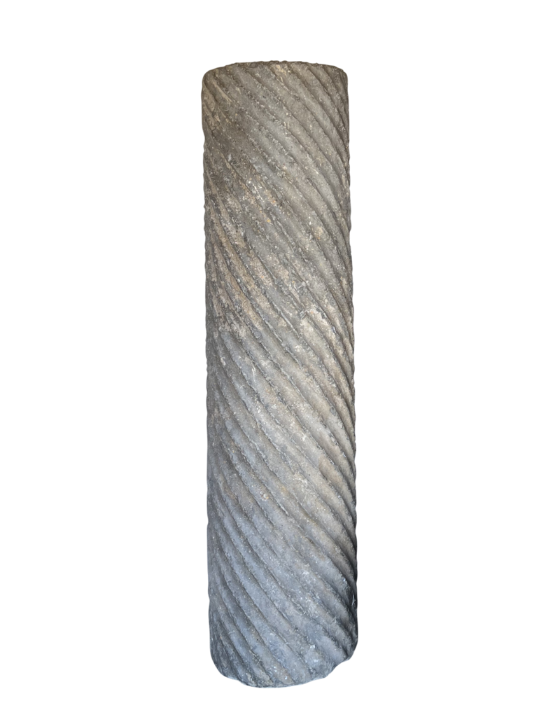 Maison Leon Van den Bogaert Colonne Romaine Antique - Marbre Veiné Gris - Ier-IIe Siècle – Antiquité Architecturale - Cannelures Spiralées - Finition Brutaliste