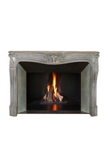 Maison Leon Van den Bogaert Authentieke 18e-Eeuwse Franse Régence Schouw In Bicolor Grijs-Blauw Hardsteen Met Verfijnde Sculpture – Antieke Mantel Voor Tijdloze Eclectische Interieurs