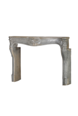 Maison Leon Van den Bogaert Cheminée Régence du XVIIIe siècle En Pierre Bleu-Grise | Manteau Ancien