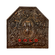 Maison Leon Van den Bogaert Chimenea del siglo XVII con Decoración Divina del escudo de Armas Real