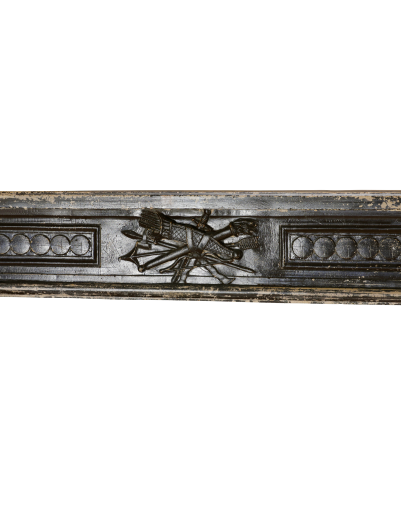 Maison Leon Van den Bogaert Außergewöhnlicher französischer Directoire-Kamin - 18. Jahrhundert in originalem Kalkstein mit feinen Schnitzereien und brauner Patina