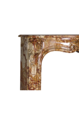 Maison Leon Van den Bogaert Cheminée authentique de style Rococo-Régence française du XVIIIe siècle en marbre Royal veinée – chef-d’œuvre palladien sculpté à la main de l’âge du plaisir et de la splendeur aristocratique