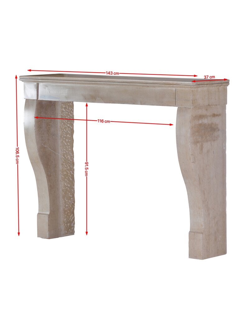 Maison Leon Van den Bogaert Chimenea francesa en piedra caliza natural – Elegancia serena perfecta para suelos de hormigón claro y paredes encaladas