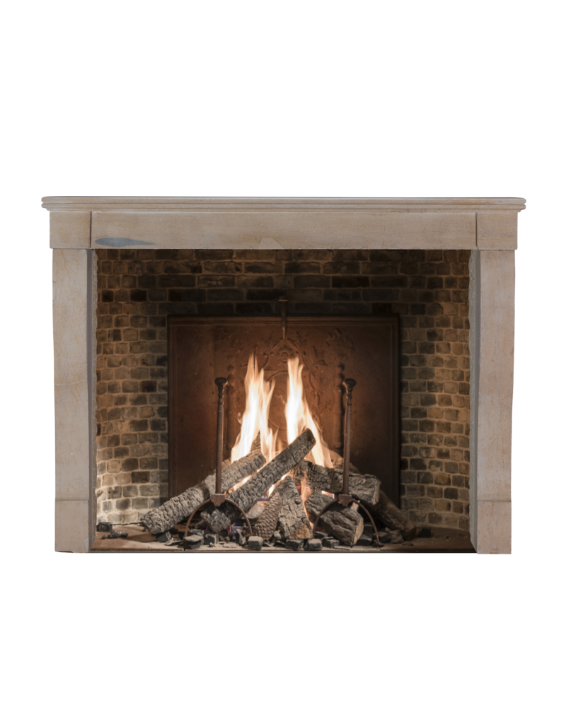 Maison Leon Van den Bogaert Originaler französischer Kamin aus beigem Kalkstein – Zeitloses Design für moderne und südliche Wohnräume