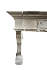 Maison Leon Van den Bogaert Monumentale Cheminée Renaissance En Calcaire — Élégance Intemporelle - Intérieurs Modernes-Classiques