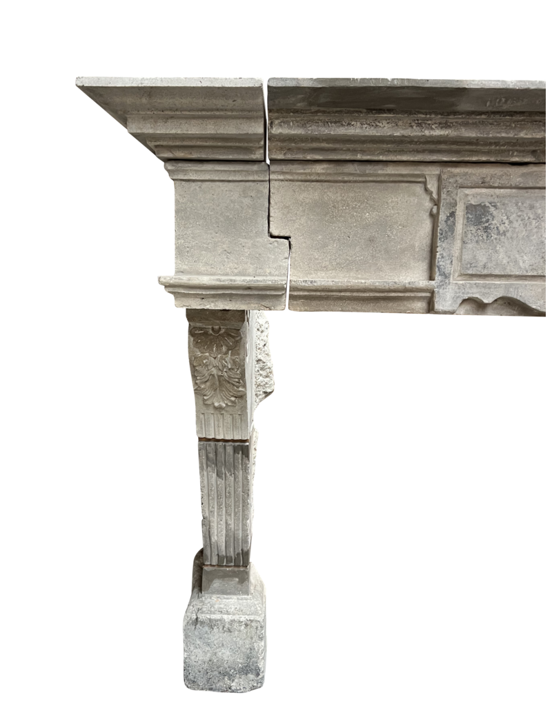 Maison Leon Van den Bogaert Monumentale Cheminée Renaissance En Calcaire — Élégance Intemporelle - Intérieurs Modernes-Classiques