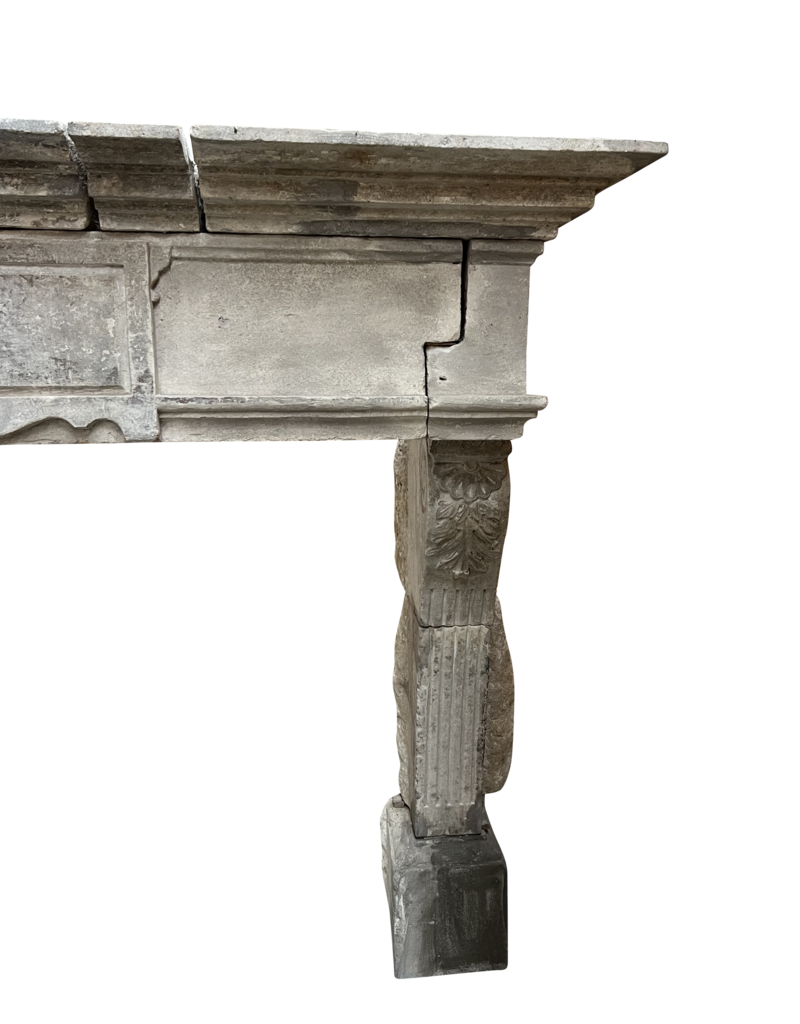 Maison Leon Van den Bogaert Monumentale Cheminée Renaissance En Calcaire — Élégance Intemporelle - Intérieurs Modernes-Classiques