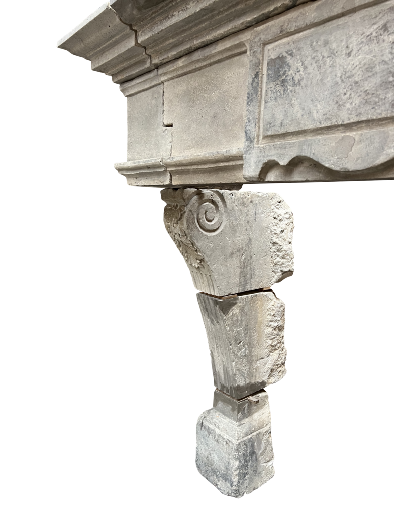 Maison Leon Van den Bogaert Monumentale Cheminée Renaissance En Calcaire — Élégance Intemporelle - Intérieurs Modernes-Classiques