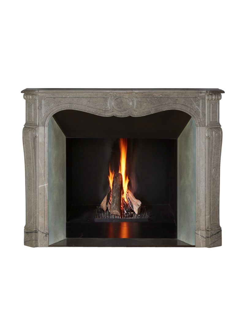 Chimenea francesa auténtica de estilo Pompadour en mármol verde mastic — Elegancia del siglo XIX para interiores modernos o clásicos