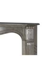 Chimenea francesa auténtica de estilo Pompadour en mármol verde mastic — Elegancia del siglo XIX para interiores modernos o clásicos
