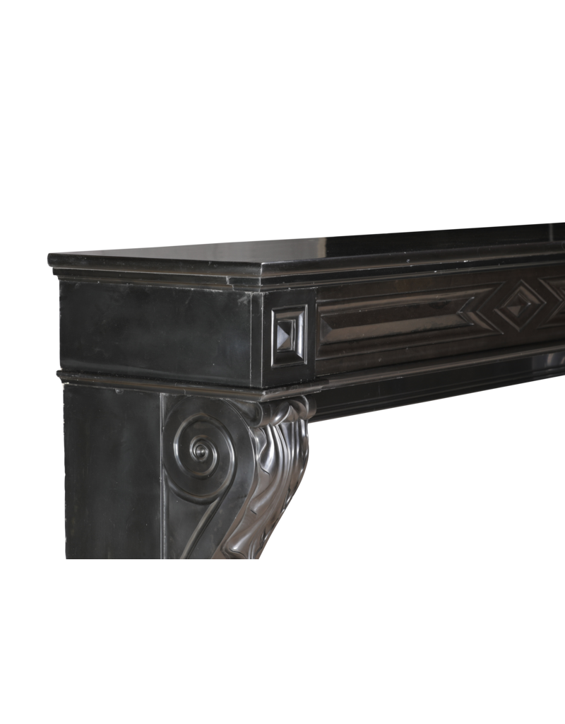 Maison Leon Van den Bogaert Cheminée Ancienne en Marbre Noir Belge | Authentique Cheminée Française du XIXe Siècle | Élégance et Luxe Intemporels