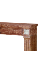 Maison Leon Van den Bogaert Manteau De Cheminée d’Epoque Louis XVI en Pierre Rose de Bourgogne Avec Détails En Marbre Statuaire
