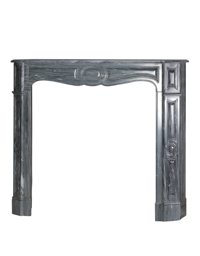 Maison Leon Van den Bogaert Authentischer Pompadour Kamin in seltenem Bleu Fleuri (Bardiglio Forito) Marmor – Original antiker Kaminsims