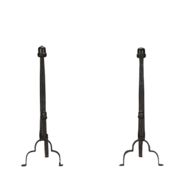 Maison Leon Van den Bogaert Burgundische Feuerböcke des 15. Jahrhunderts mit Eichelknäufen – Selten!