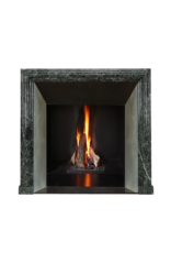 Maison Leon Van den Bogaert Auténtica Chimenea de Estilo Bolection del Siglo XIX en Mármol Verde Antiguo – Elemento Arquitectónico Atemporal