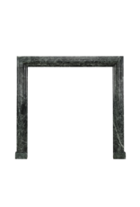 Authentische Kaminumrandung aus bolection-Stil aus grünem antiker Marmor des 19. Jahrhunderts – zeitloses architektonisches Element