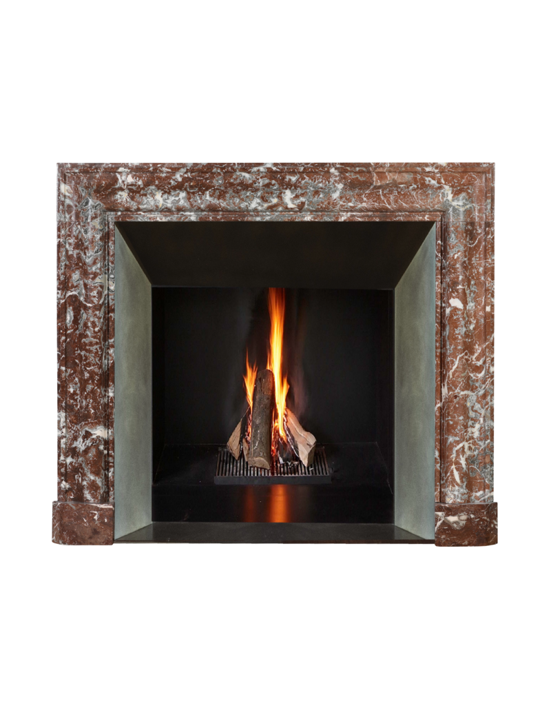 Maison Leon Van den Bogaert Authentieke 19e-eeuwse Bolection Schouw in Royal Belgian Brown Marble – Gepolijste Antieke Schouwomlijsting