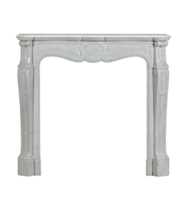 Chimenea Pompadour Parisina en Mármol Blanco del Siglo XIX