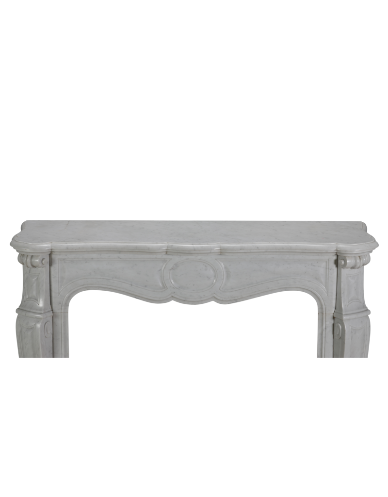 Maison Leon Van den Bogaert Auténtica Chimenea Parisina de Estilo Pompadour del Siglo XIX en Mármol Blanco