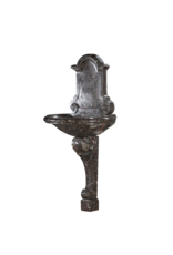 Maison Leon Van den Bogaert Exceptionnelle Fontaine Murale Française du XVIIIe Siècle en Marbre Brèche (Brèche Nouvelle) – Rare Bassin Antique pour Intérieurs de Prestige