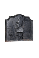 Maison Leon Van den Bogaert Monumental Cast Iron Fireplace Plate Honouring Charles de Gaulle (1890–1970) – France Libre Commemorative Plaque