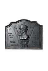 Maison Leon Van den Bogaert Monumental Cast Iron Fireplace Plate Honouring Charles de Gaulle (1890–1970) – France Libre Commemorative Plaque