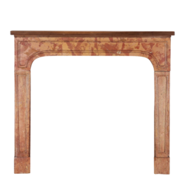 Maison Leon Van den Bogaert 17e-eeuwse Bourgogne Rose Marmeren Schouw met Walnoten Blad