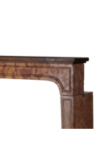 Maison Leon Van den Bogaert Cheminée authentique de la fin du XVIIe siècle en marbre Rose de Bourgogne avec tablette en noyer massif – Élément architectural français minimaliste