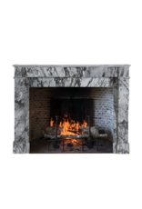 Chimenea francesa de apartamento del siglo XIX en raro mármol italiano Bleu Fleuri (Bardiglio Fiorito) – diseño minimalista y escultural