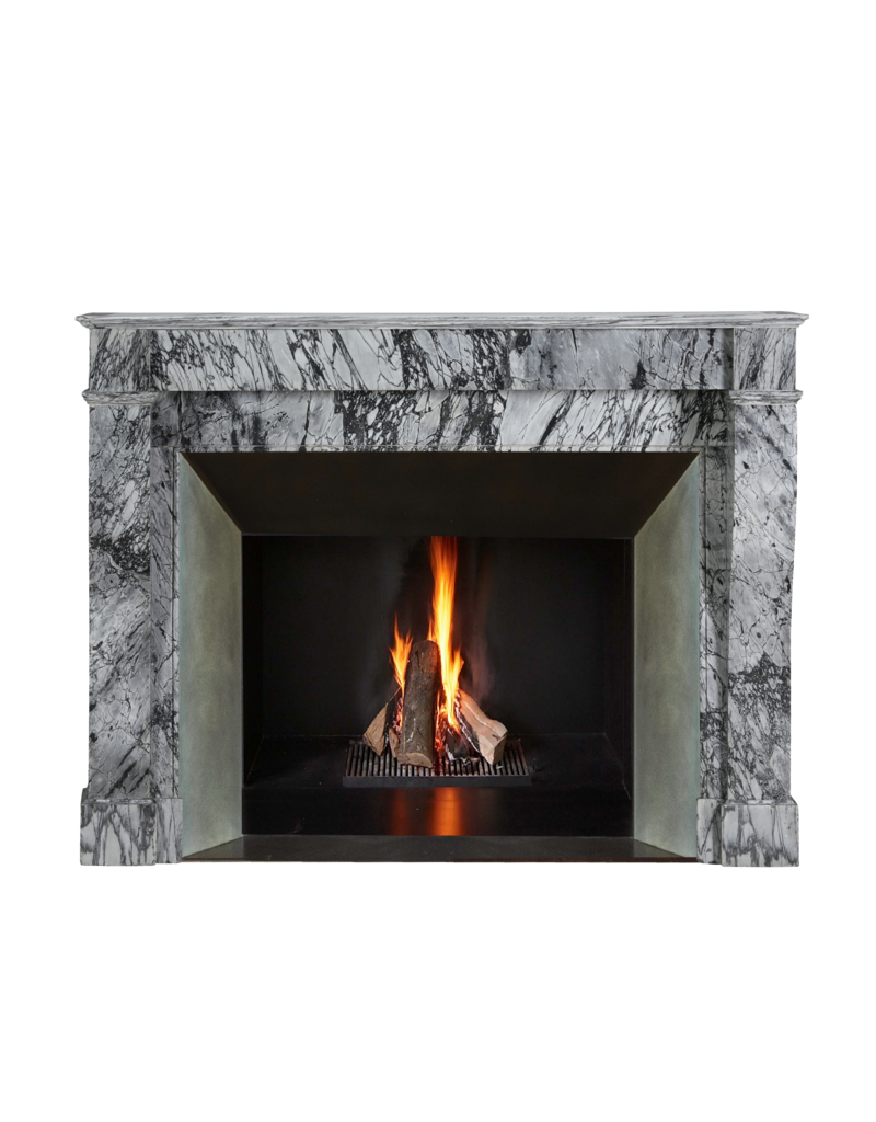 Chimenea francesa de apartamento del siglo XIX en raro mármol italiano Bleu Fleuri (Bardiglio Fiorito) – diseño minimalista y escultural