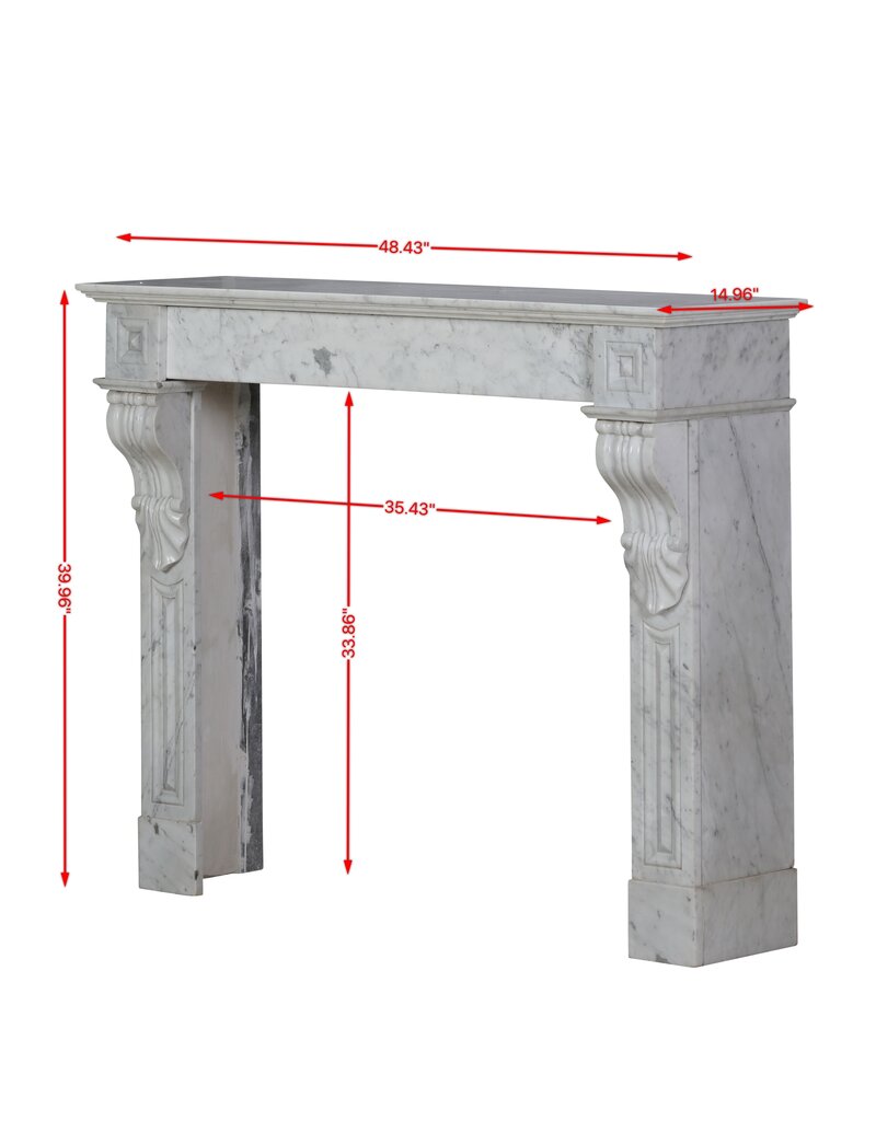 Maison Leon Van den Bogaert Kleine Klassieke Franse Appartement-Schouw in Carrara Wit Marmer – 19e Eeuwse Antieke Schouwomlijsting, Sculpturaal Minimal Design