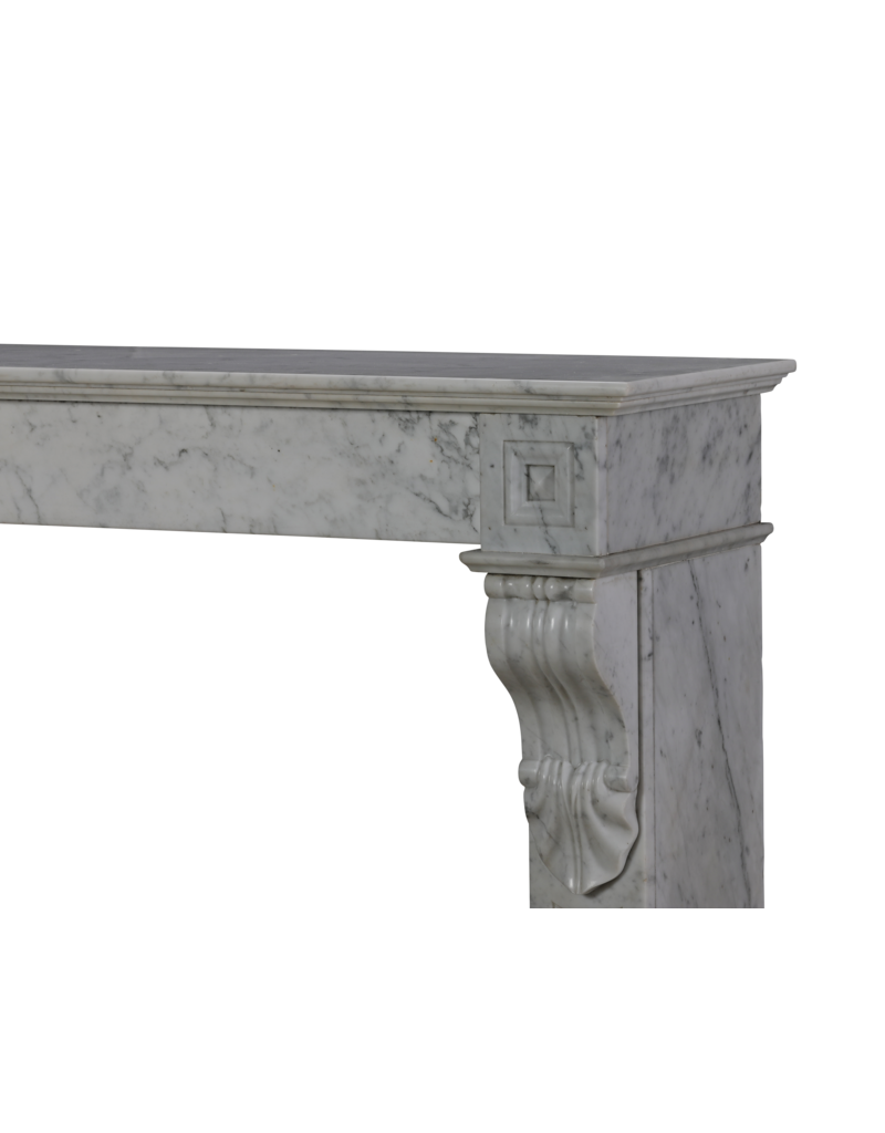Maison Leon Van den Bogaert Small Classic French Appartement Fireplace Surround in Carrara White Marble – 19th Century Antique Chimneypiece, Sculptural Minimal Design