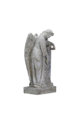 Rare Ange Gardien de Tombe du XIXe siècle – Sculpture funéraire antique en pierre, appuyée sur une stèle avec couronne, symbole de mémoire & repos éternel