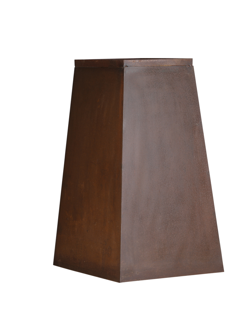 Eisensockel – skulpturaler pyramiden-/obelisken-Sockel mit warmer rostpatina für Skulptur, Vase oder Kunstobjekt