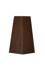 Eisensockel – skulpturaler pyramiden-/obelisken-Sockel mit warmer rostpatina für Skulptur, Vase oder Kunstobjekt