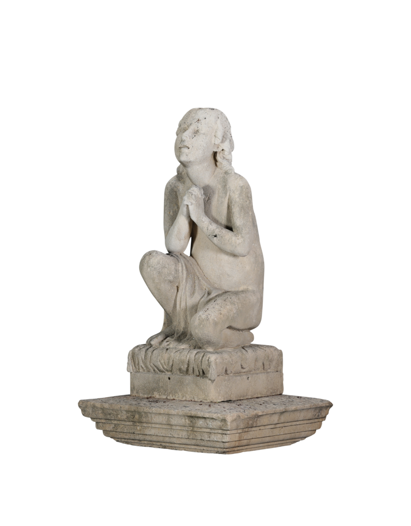 Authentique Statue en Pierre Calcaire du XIXe Siècle – Enfant Agenouillé Priant – Sculpture de Jardin / Statue de Fontaine – Élégance Intemporelle