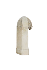 Authentique Arrière de Fontaine Murale Néo-Gothique en Pierre Calcaire du XIXe Siècle / Panneau Mural en Arc Brisé avec Tracery – Élément Antique de Jardin & Cour