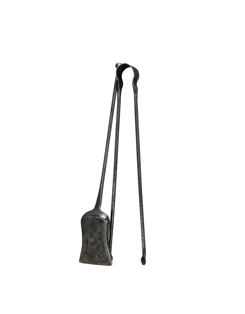 Outils de Cheminée Lourds du XVIIe Siècle en Fer Forgé – Pelle & Pince Anciennes (68 cm)