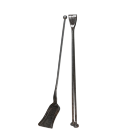 Elegantes schweres Kaminbesteck (17. Jh.)
