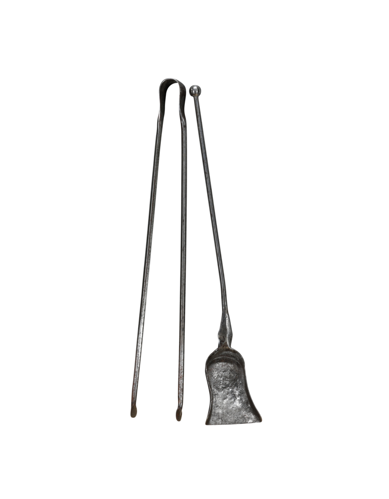 Serviteur de cheminée élégant & lourd du XVIIe siècle en fer forgé — Pelle & Pince (2 pièces)