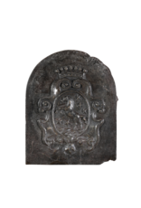 Maison Leon Van den Bogaert Authentique Plaque de Cheminée en Fonte Polie – XVIe Siècle – Blason Nobiliaire avec Cheval de Sang & Étoiles (94 Kg) | Plaque de Fond / Décoration Murale Luxe