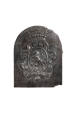 Maison Leon Van den Bogaert Authentique Plaque de Cheminée en Fonte Polie – XVIe Siècle – Blason Nobiliaire avec Cheval de Sang & Étoiles (94 Kg) | Plaque de Fond / Décoration Murale Luxe